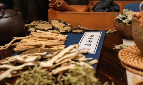 中药百英图片网- 中药白英图片知识,分享中药材白英图片功效与作用